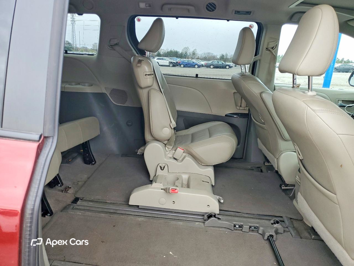 Toyota Sienna 2015