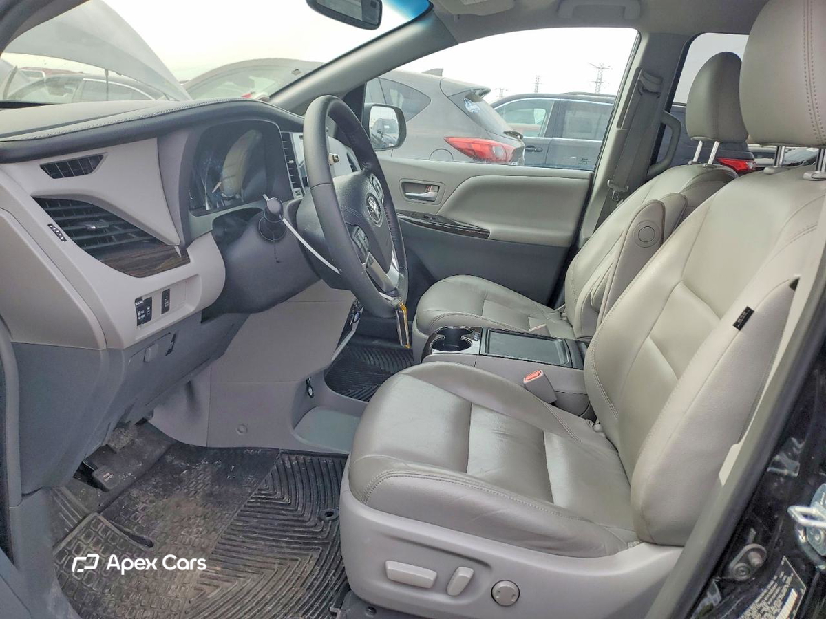 Toyota Sienna 2015