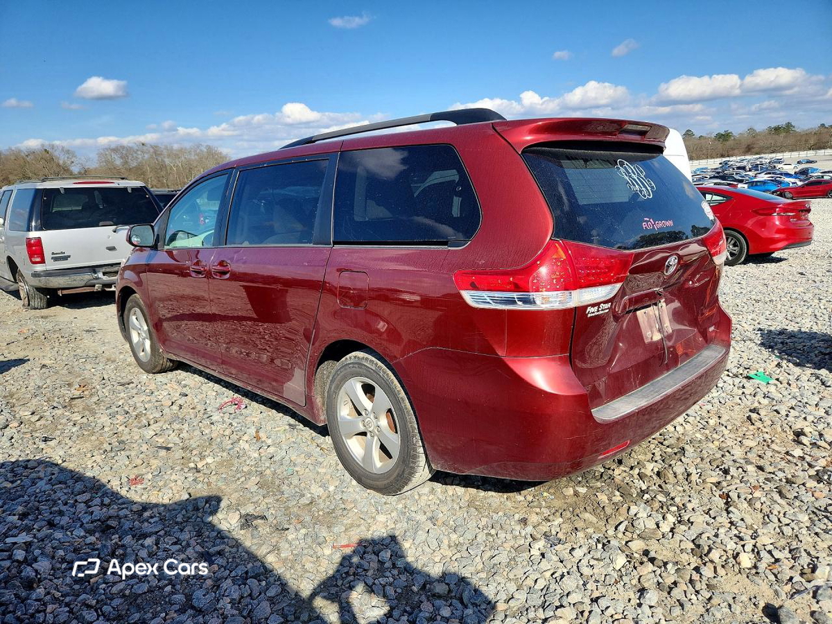 Toyota Sienna 2013