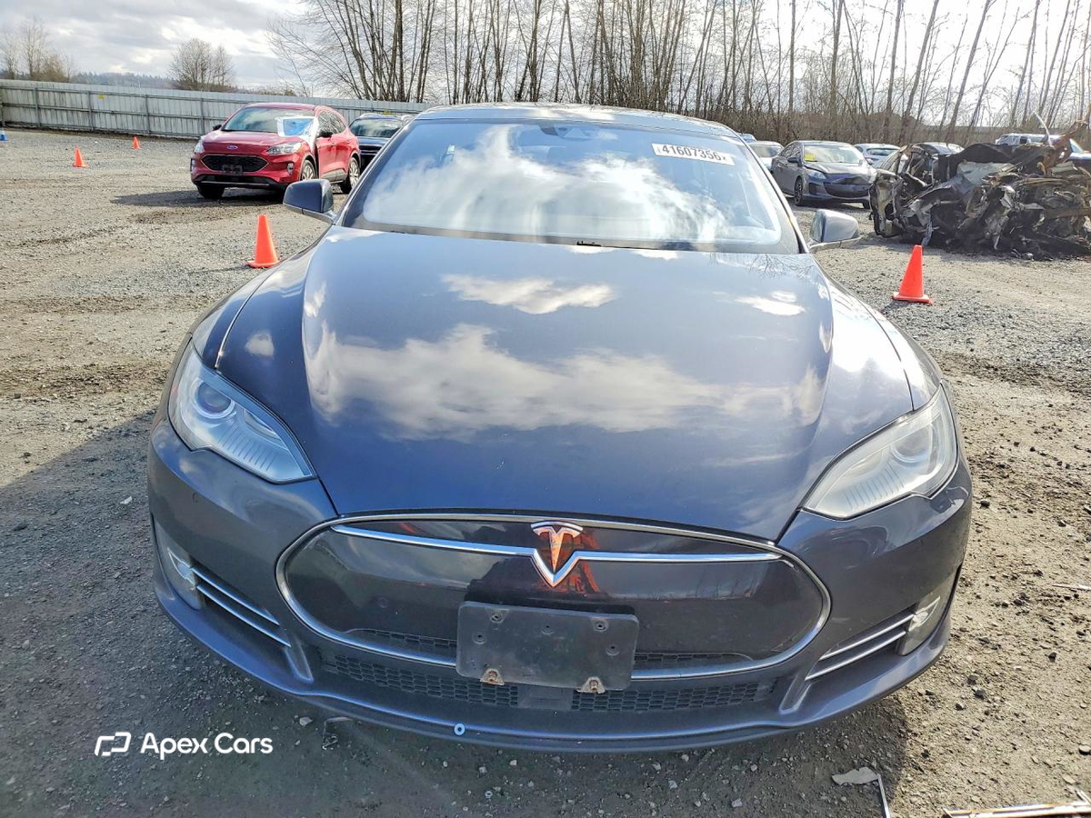 Tesla Model S 2016