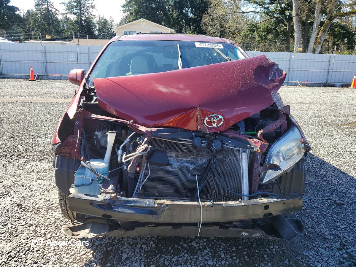 Toyota Sienna 2012