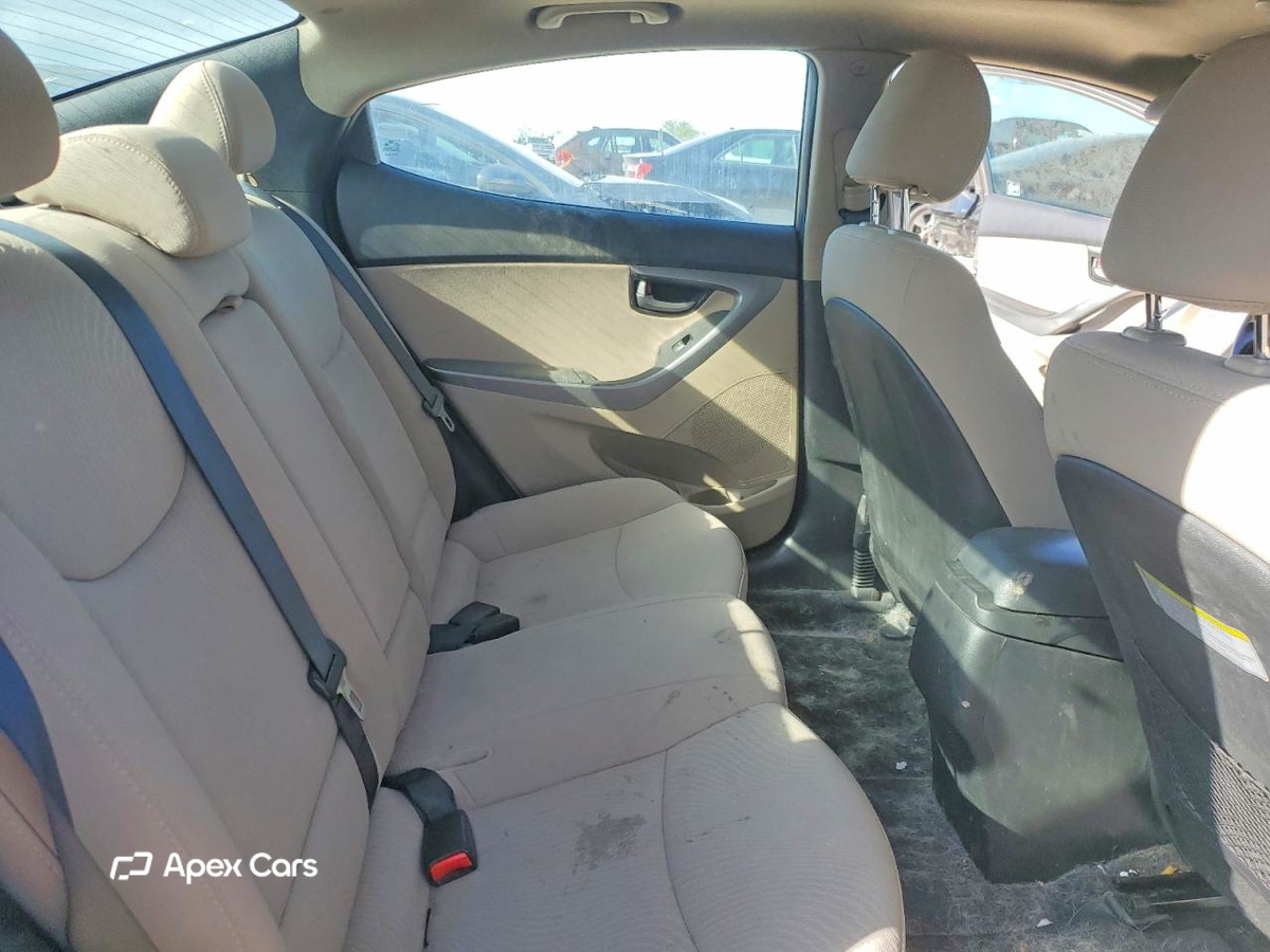 Hyundai Elantra 2016