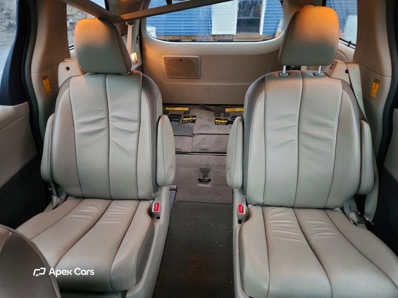 Toyota Sienna 2014