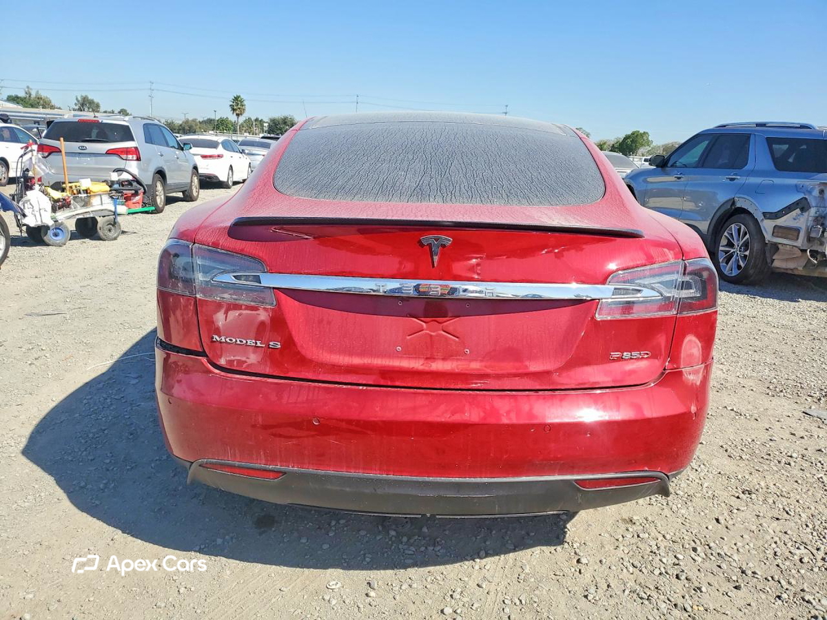 Tesla Model S 2015