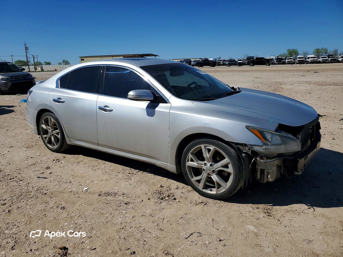 Nissan Maxima 2012