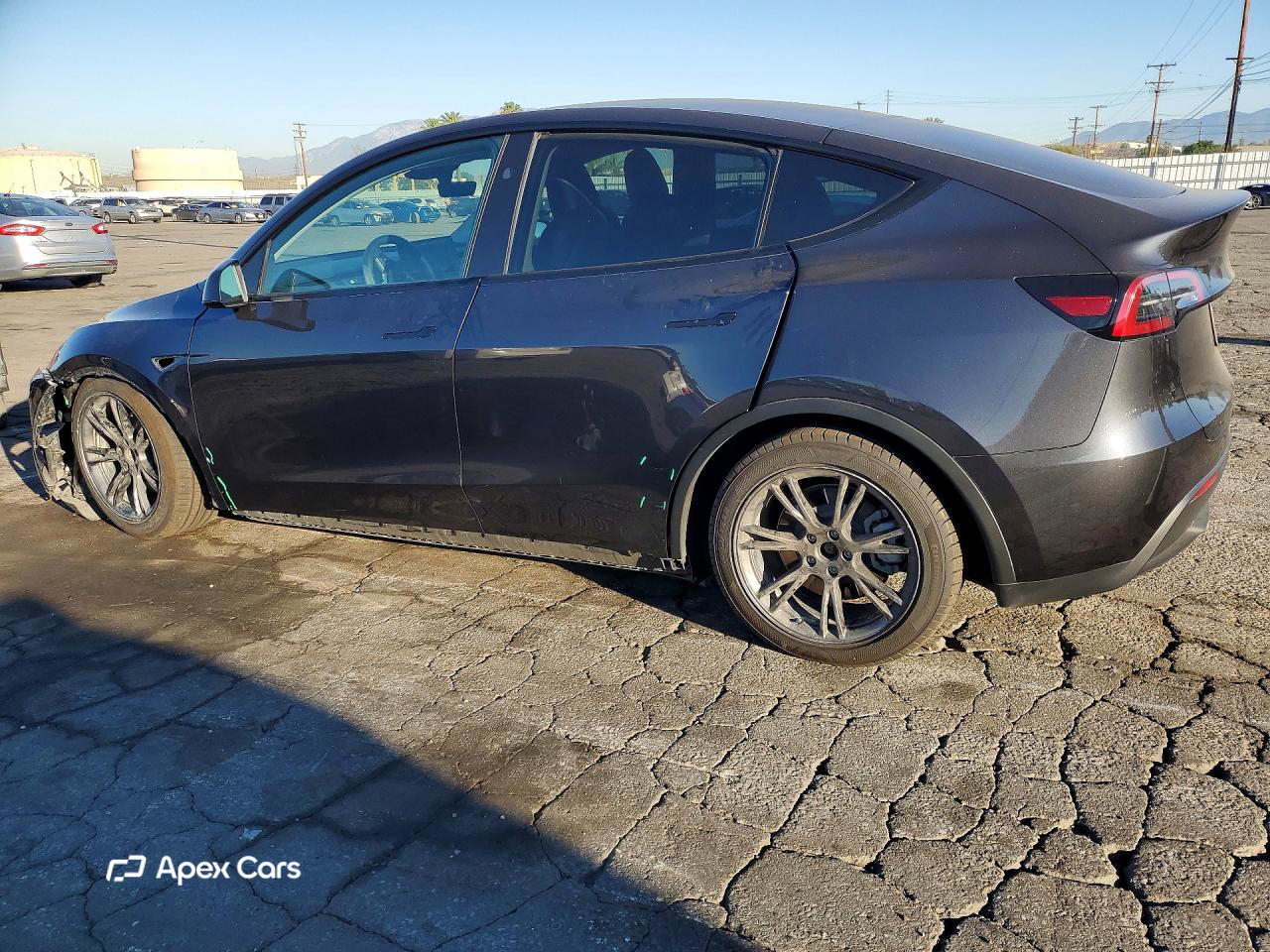 Tesla Model Y 2024
