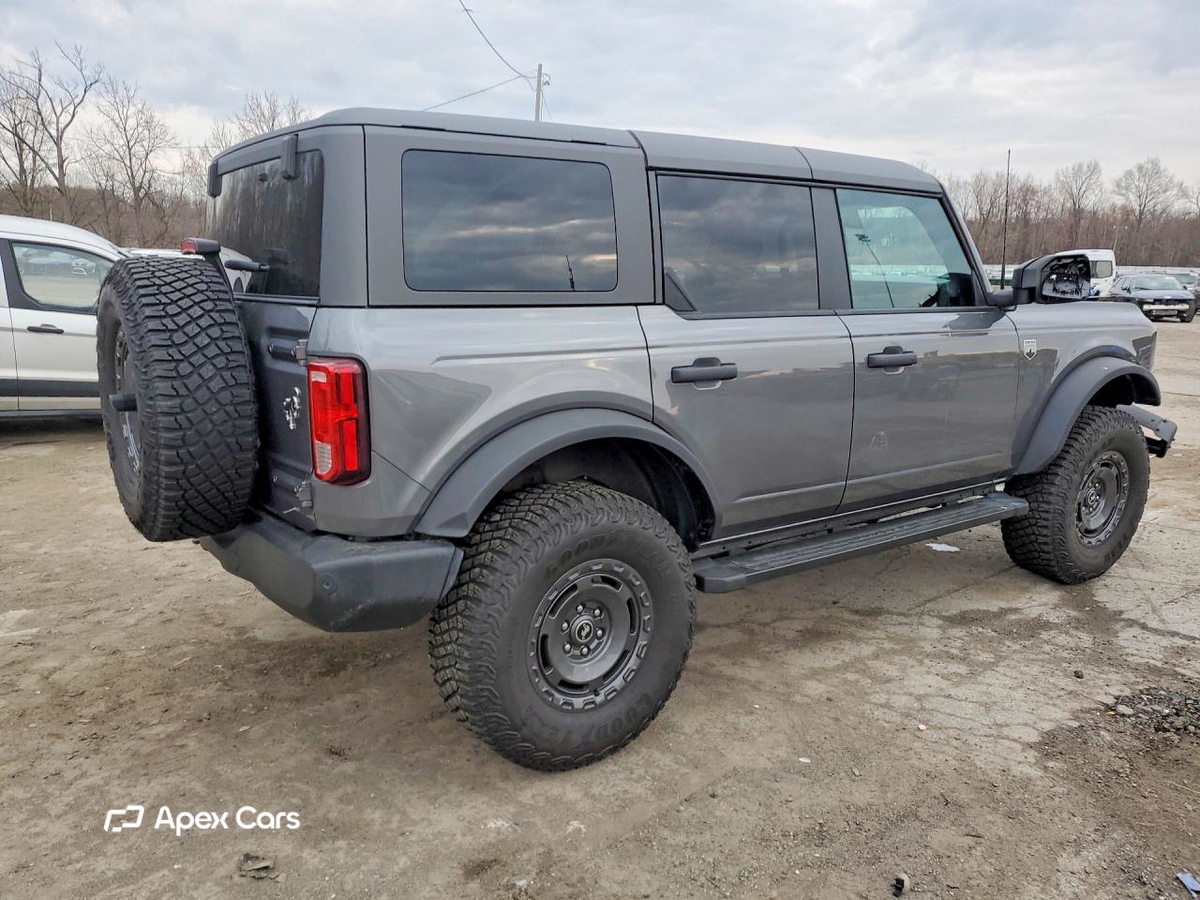 Ford Bronco 2024