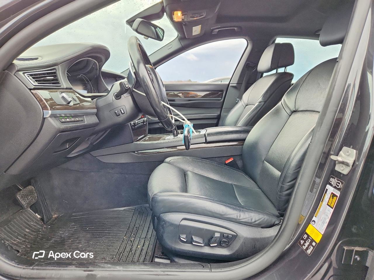 BMW Series 7 2015
