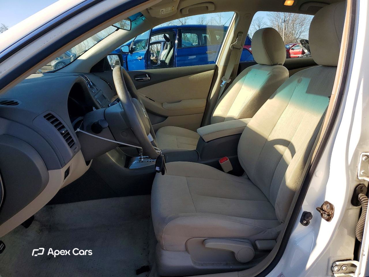 Nissan Altima 2010
