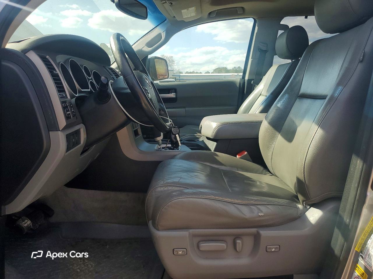 Toyota Sequoia 2011
