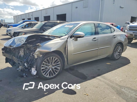 Lexus ES 2016 - Image 1 of 12