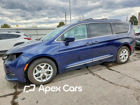 Chrysler Pacifica 2017 - Image 1 of 5