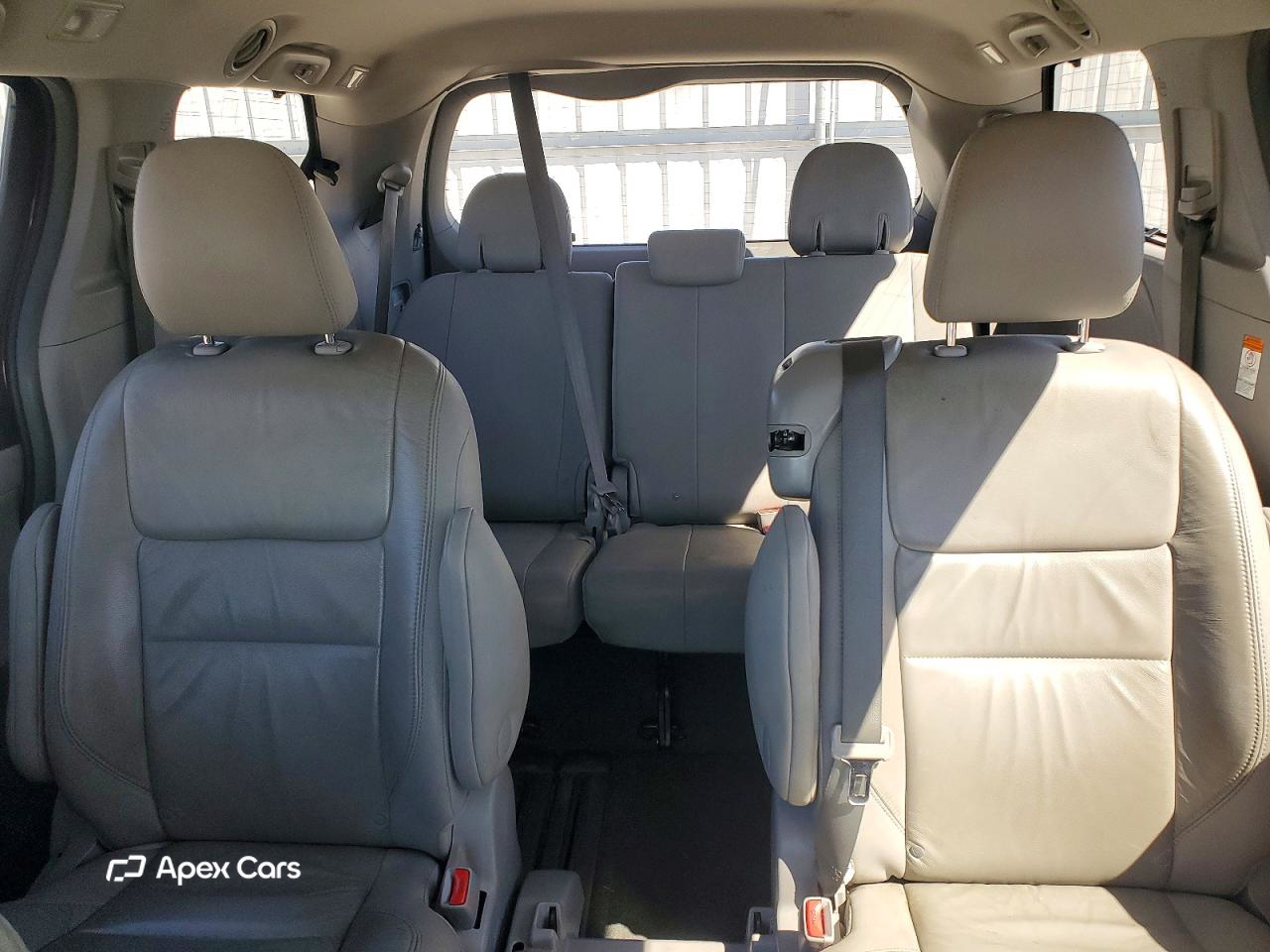 Toyota Sienna 2016