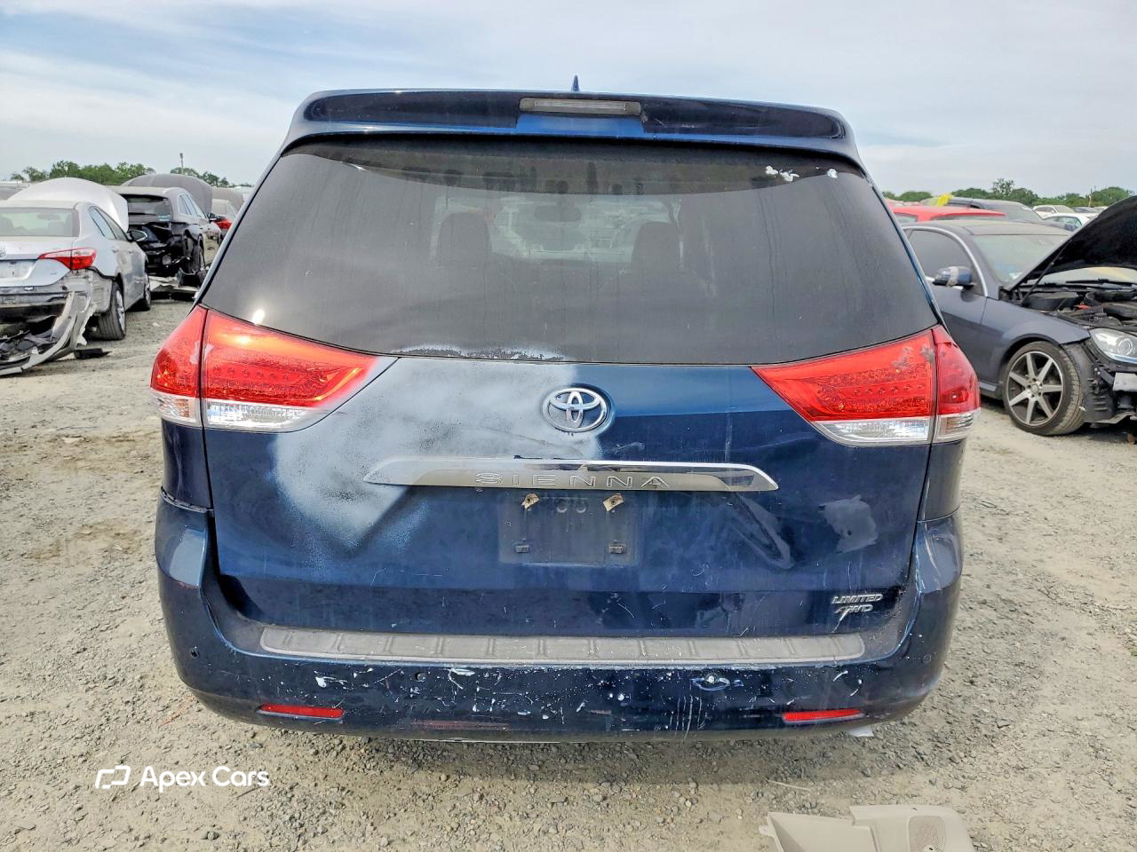 Toyota Sienna 2011
