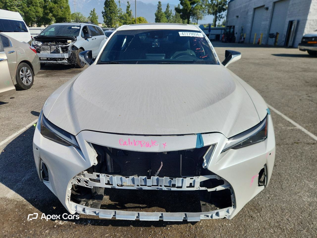 Lexus IS 2022