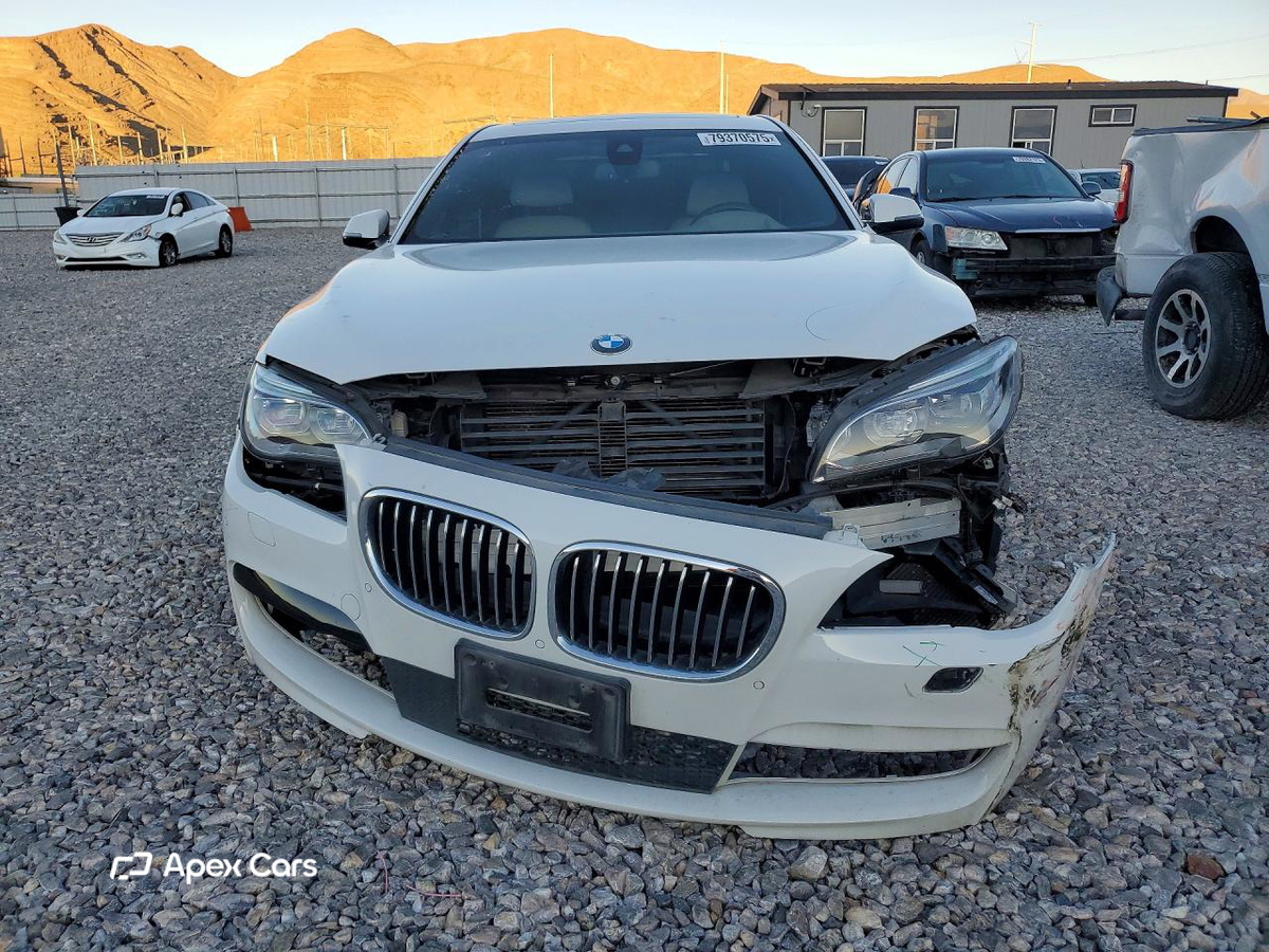 BMW Series 7 2015