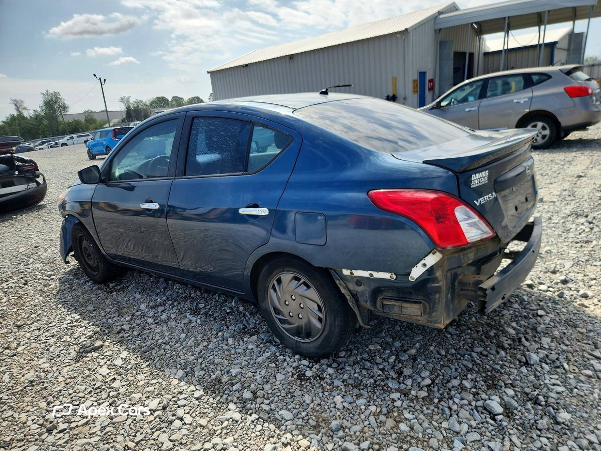 Nissan Versa 2016
