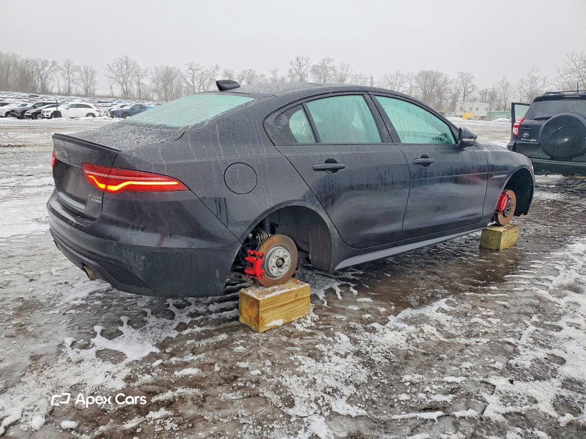 Jaguar XE 2020
