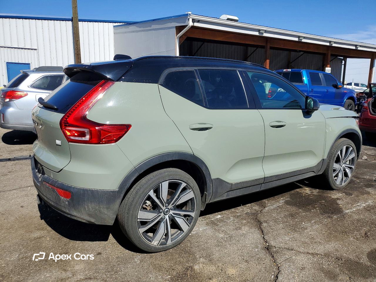 Volvo XC40 2021