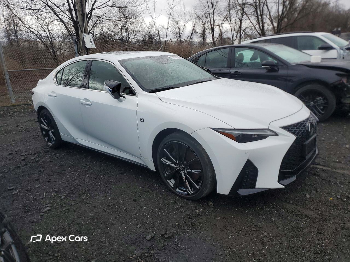 Lexus IS 2024
