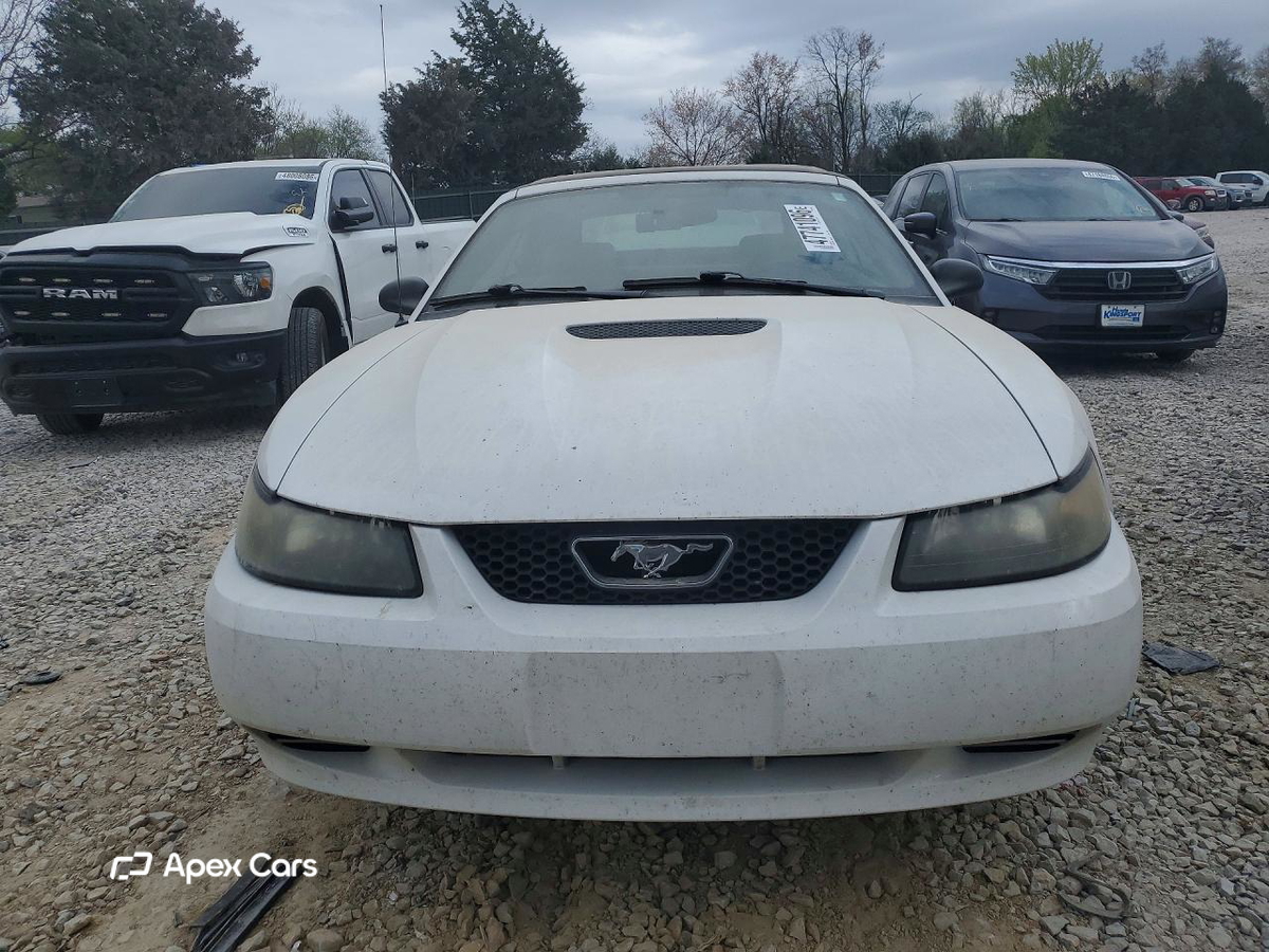 Ford Mustang 2001