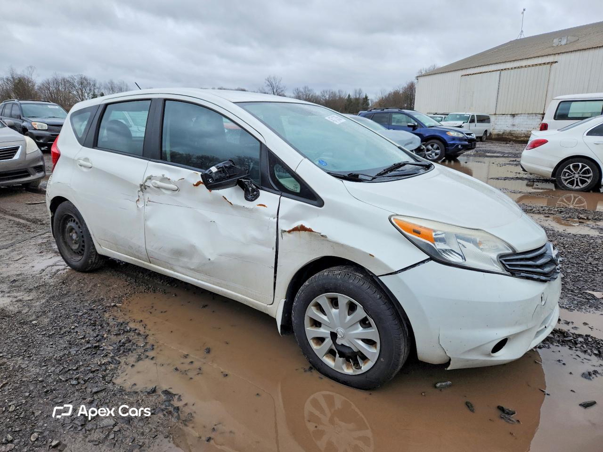 Nissan Versa 2015