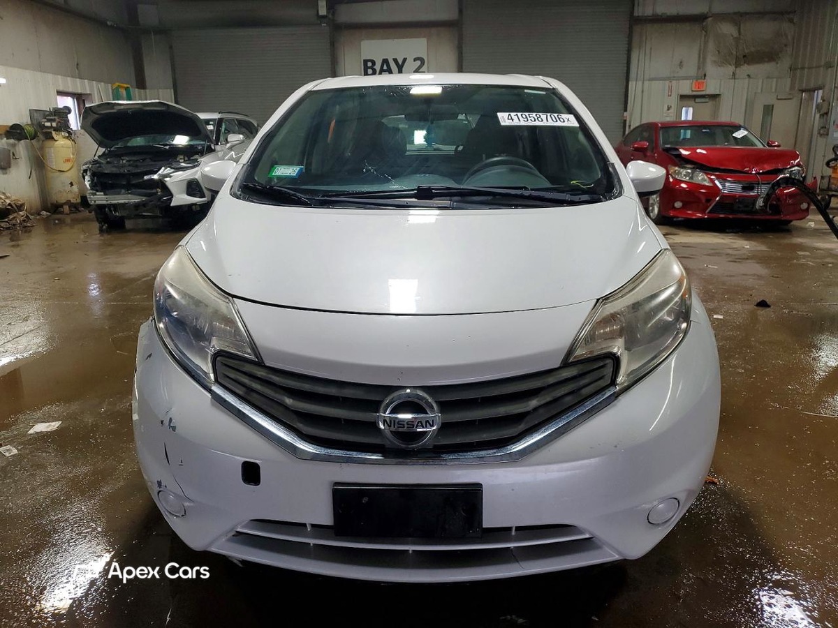 Nissan Versa 2015
