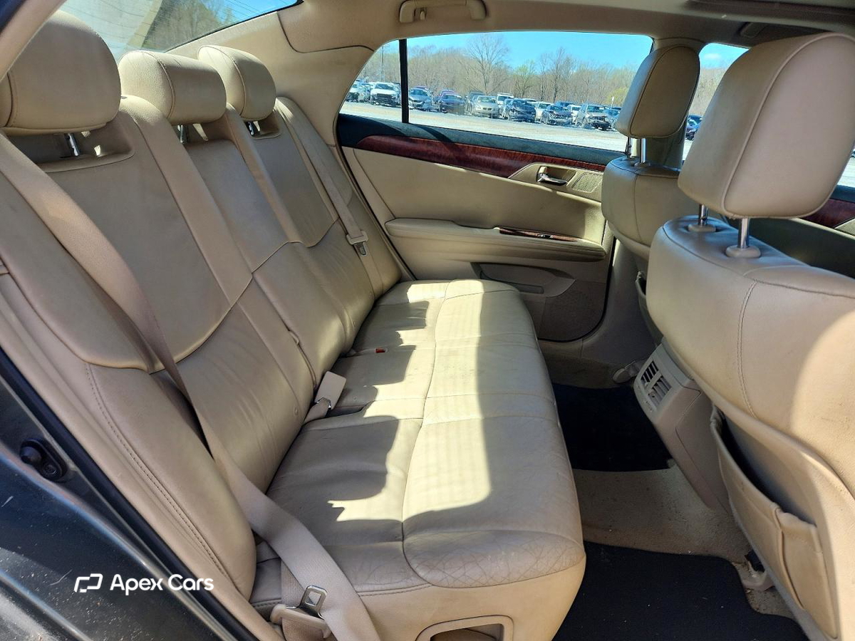 Toyota Avalon 2011
