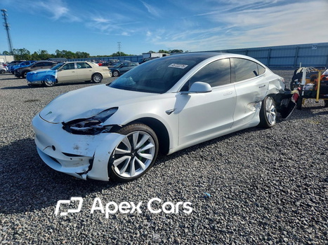 Tesla Model 3 2020 - Image 1 of 5