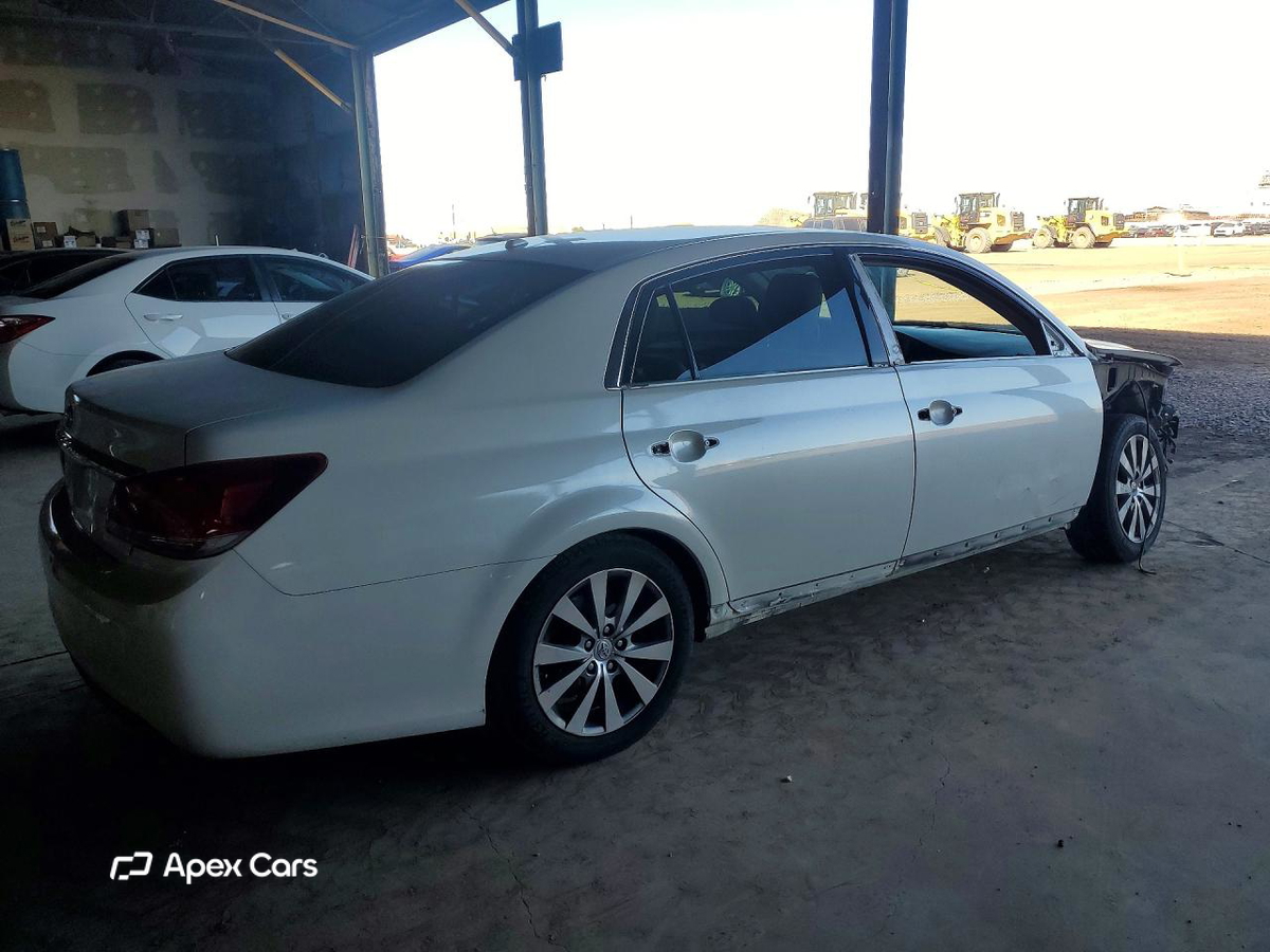 Toyota Avalon 2011