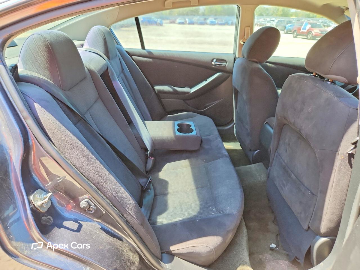 Nissan Altima 2012