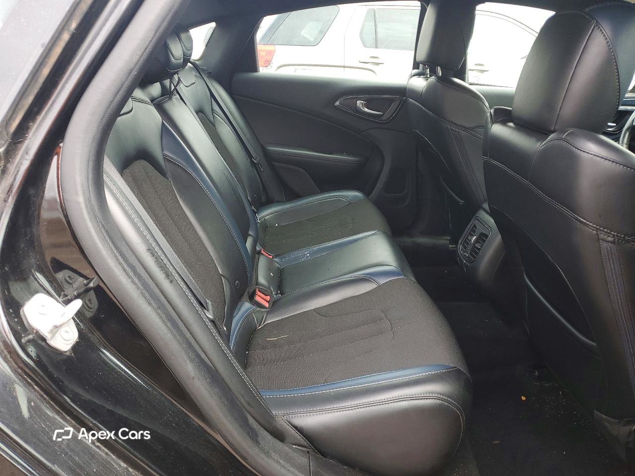 Chrysler 200 2016