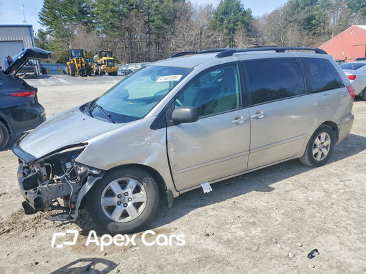 Toyota Sienna 2010 - Image 1 of 13