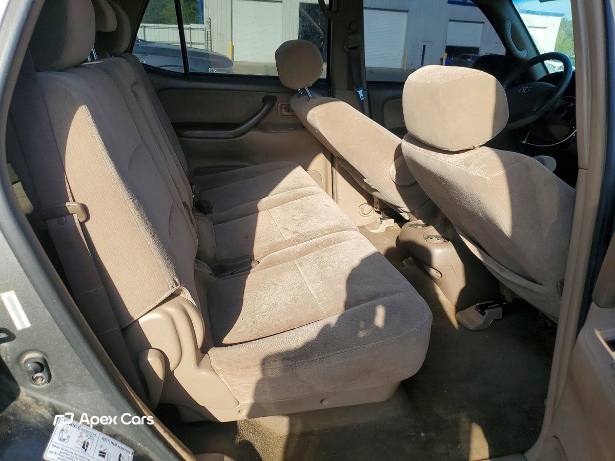 Toyota Sequoia 2004
