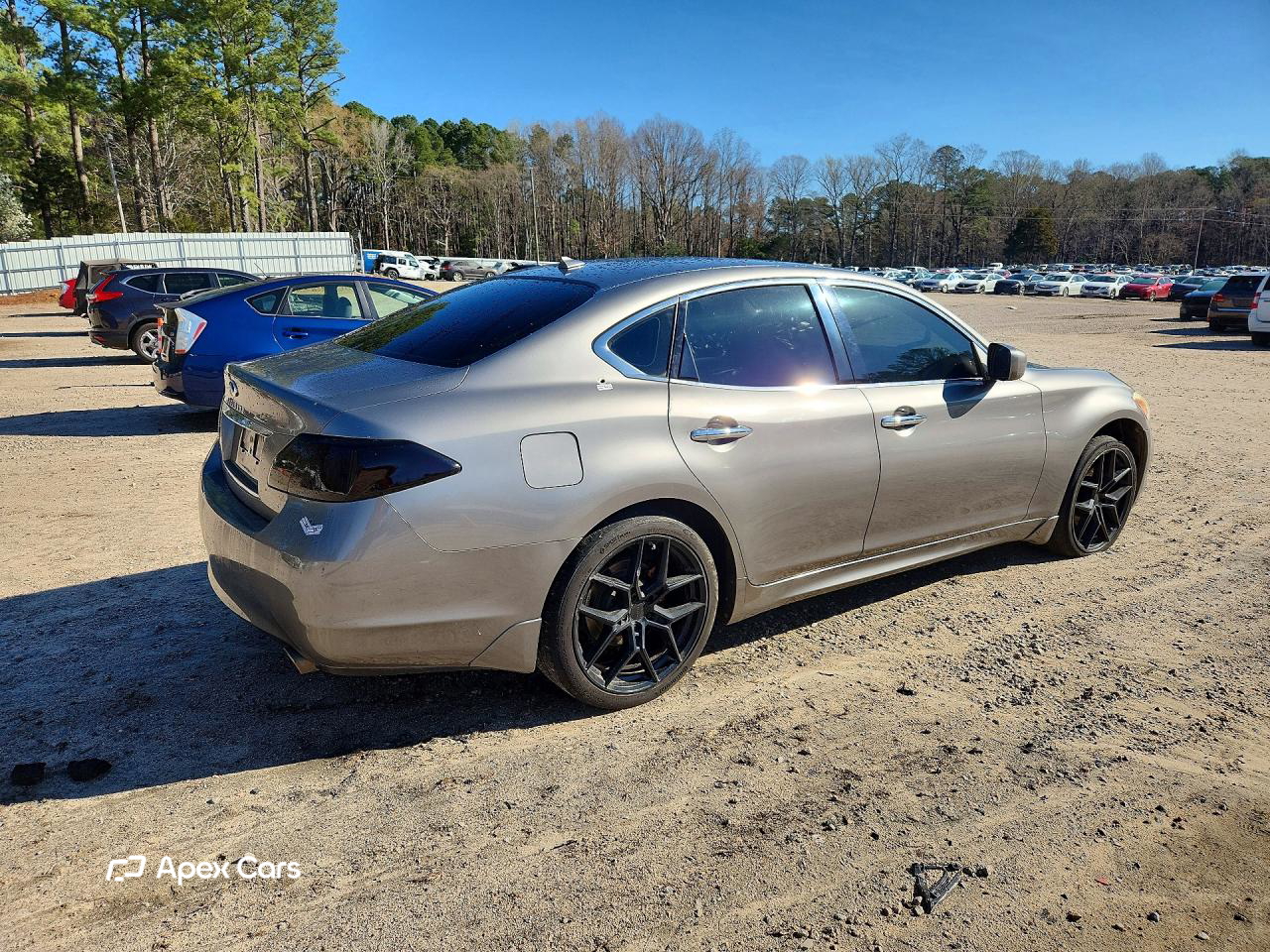 Infiniti M 2012