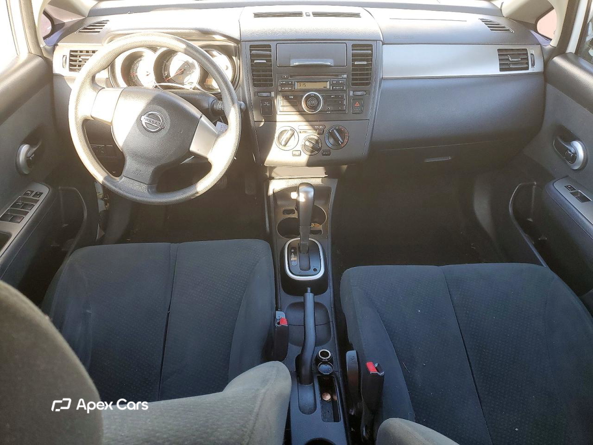 Nissan Versa 2011