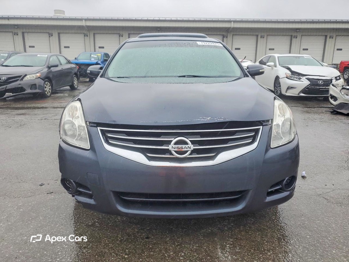 Nissan Altima 2012