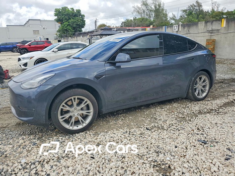 Tesla Model Y 2021 - Image 1 of 13