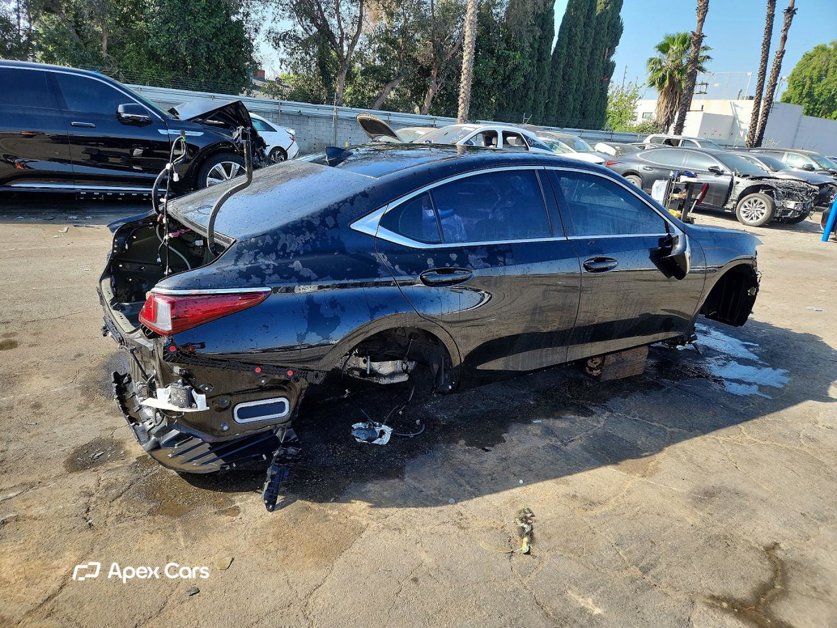Lexus ES 2024