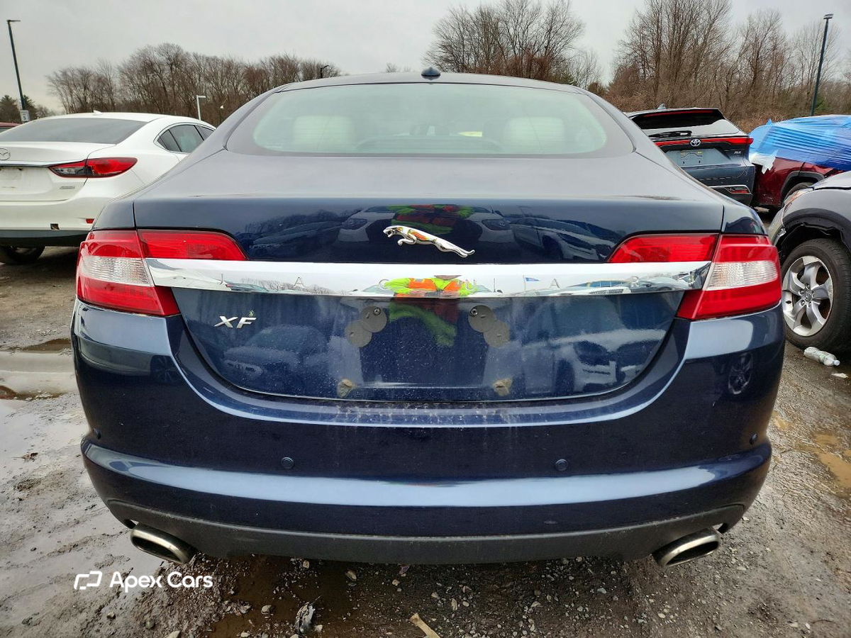 Jaguar XF 2011