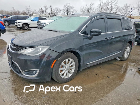 Chrysler Pacifica 2017 - Image 1 of 13