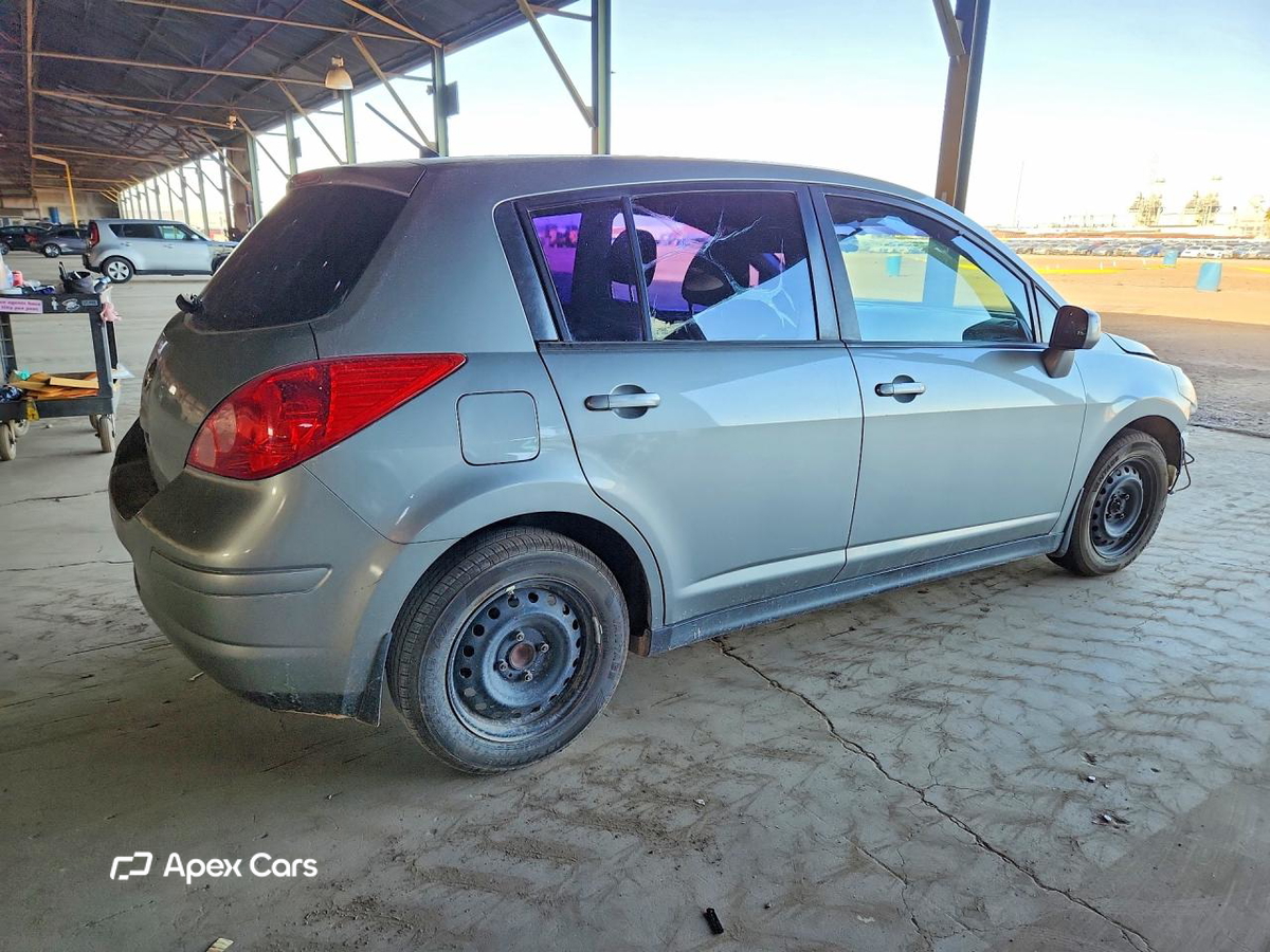 Nissan Versa 2011