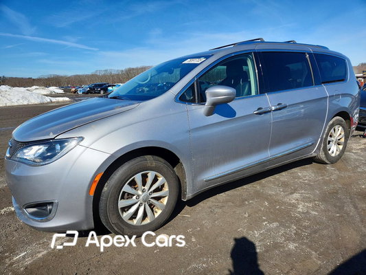 Chrysler Pacifica 2018 - Image 1 of 13