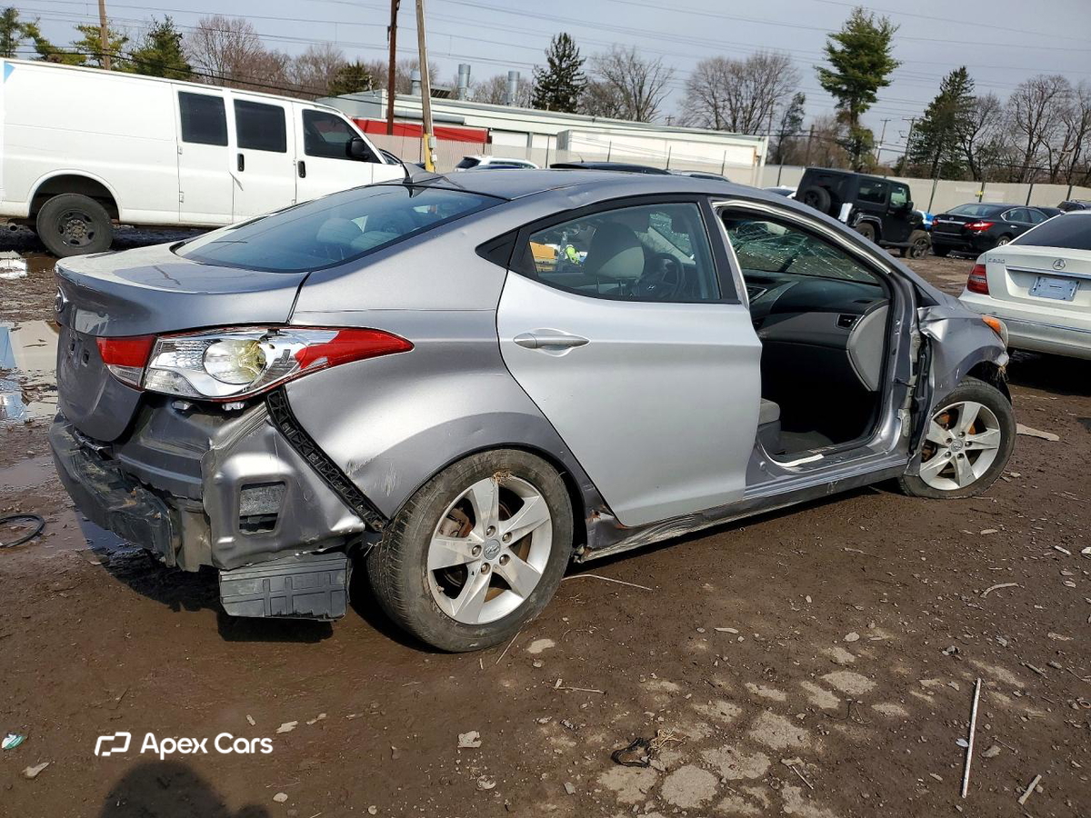 Hyundai Elantra 2012