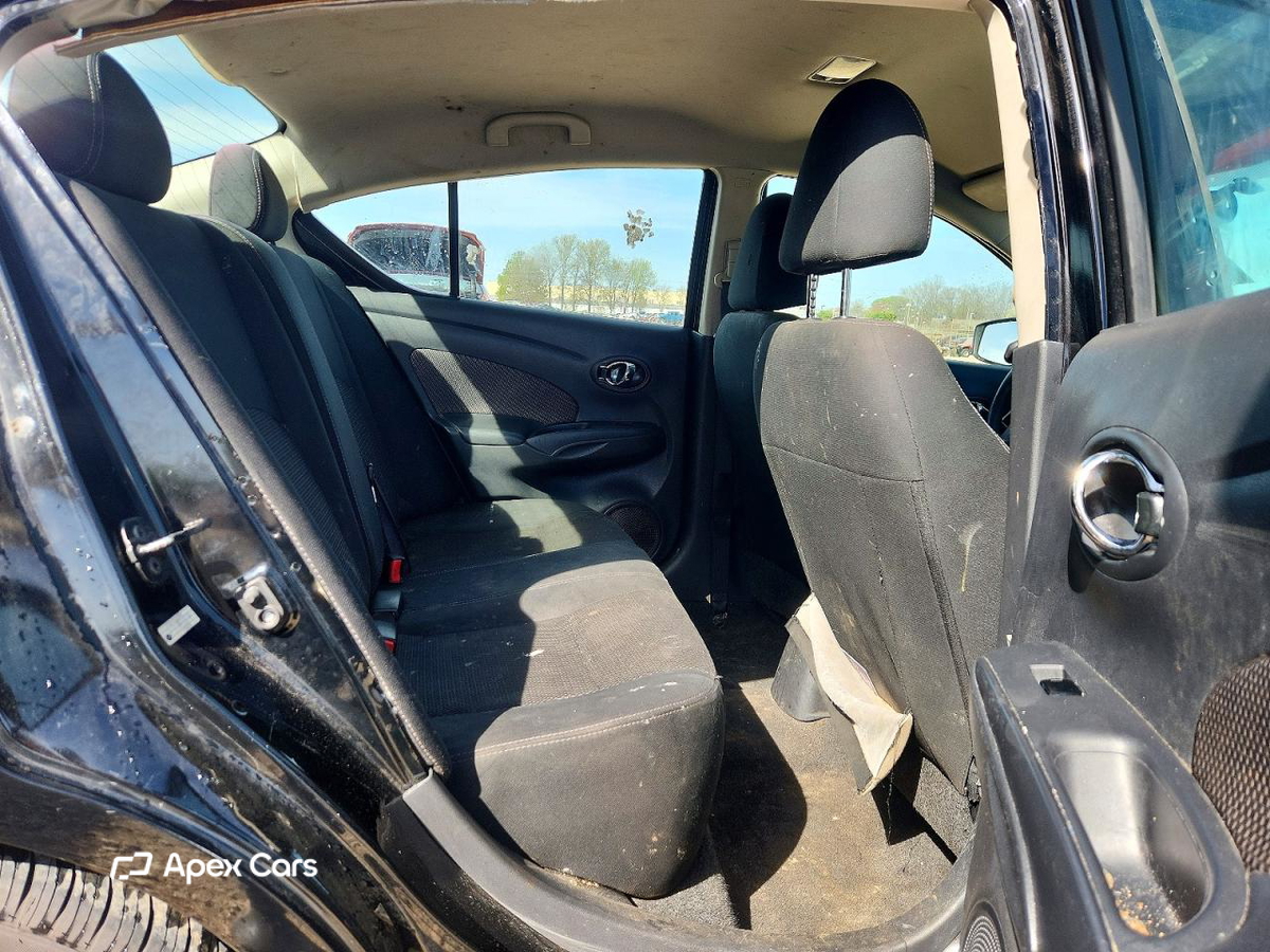 Nissan Versa 2015