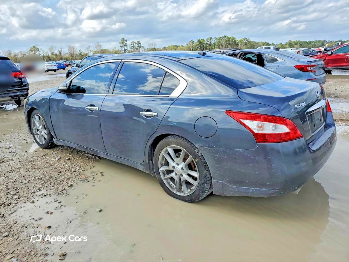 Nissan Maxima 2011