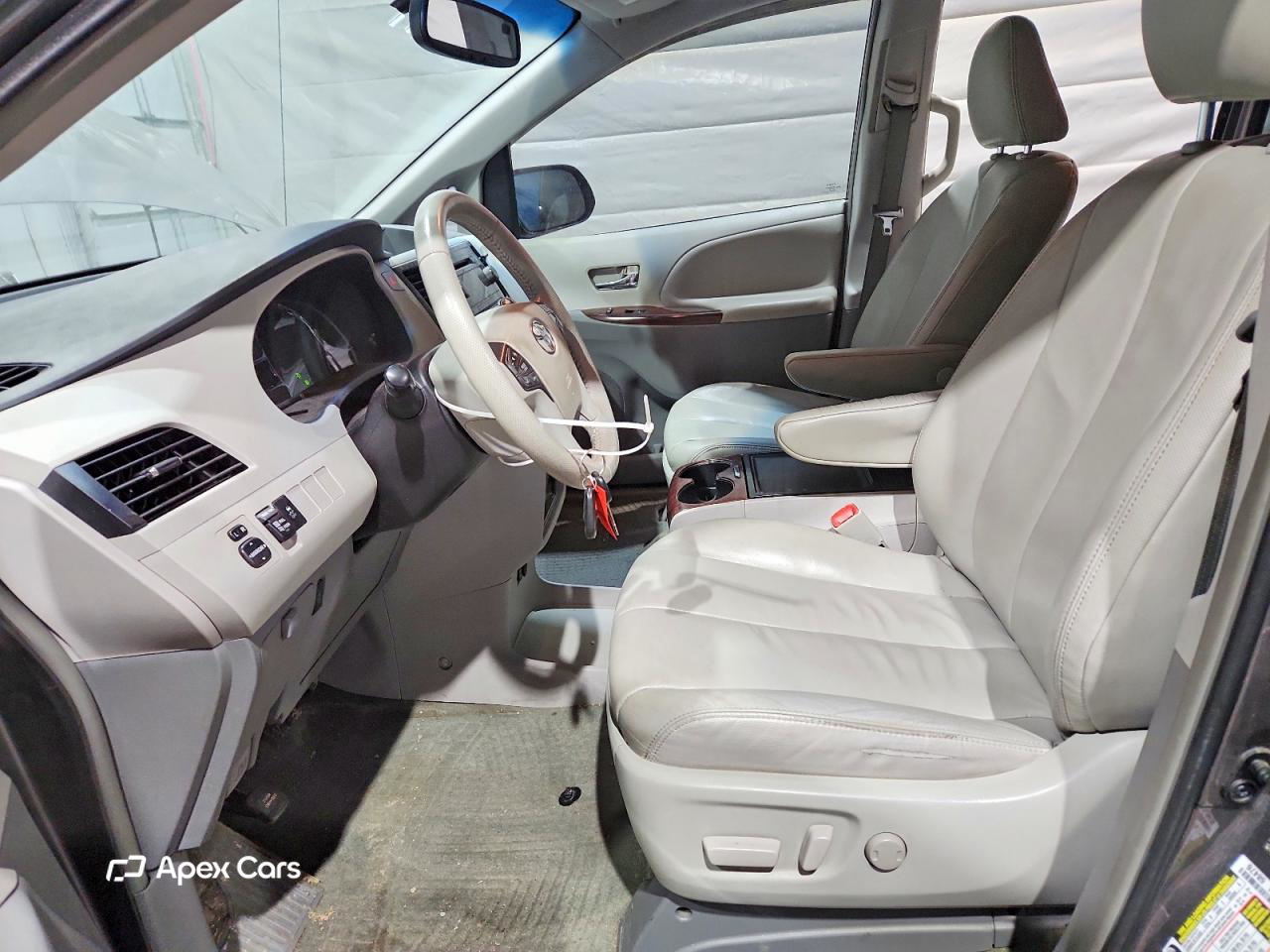 Toyota Sienna 2014