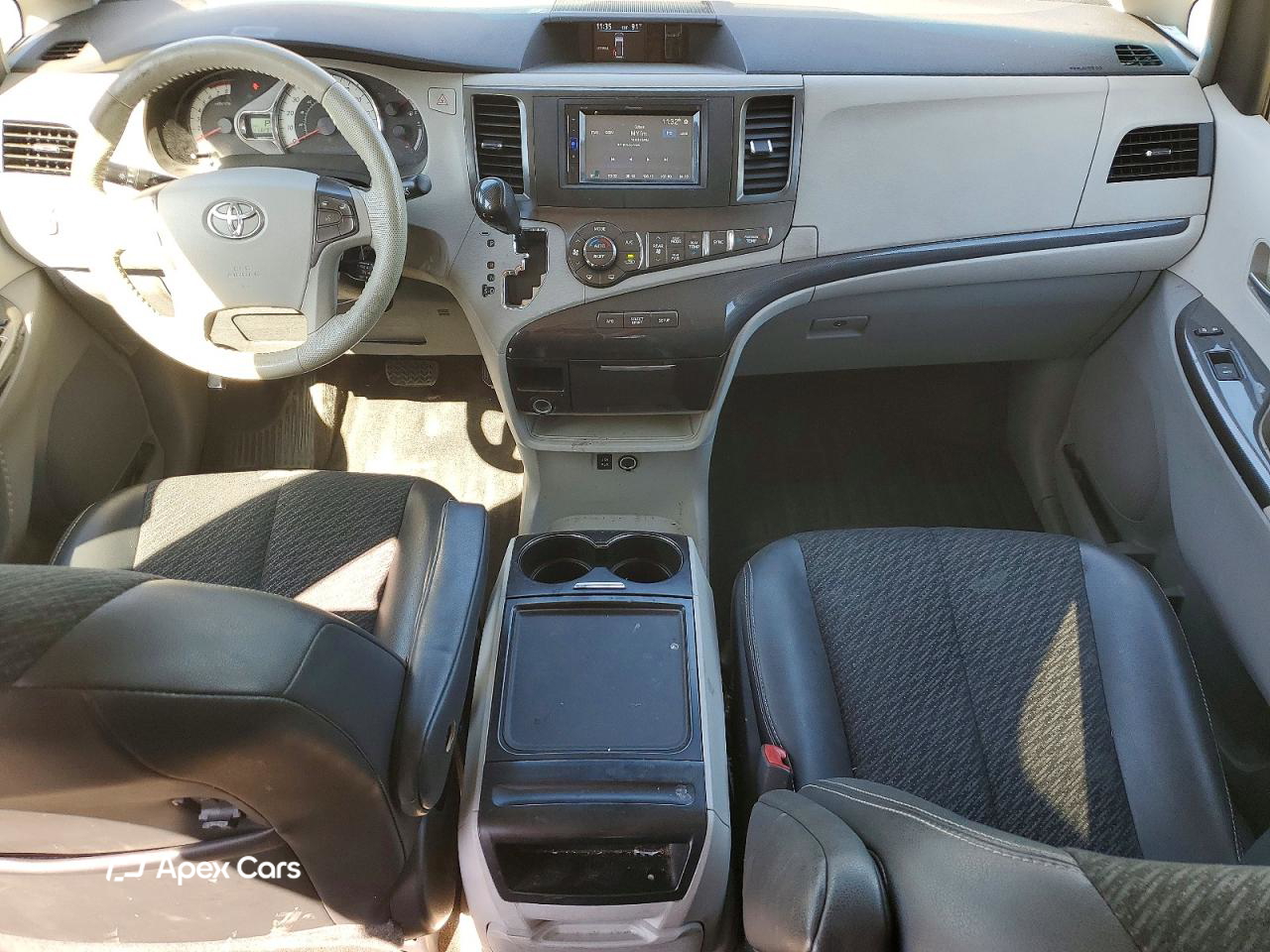 Toyota Sienna 2012