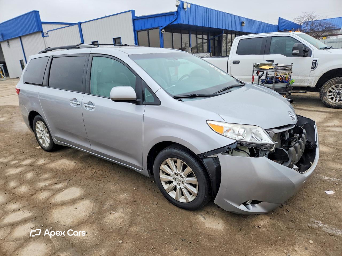 Toyota Sienna 2015