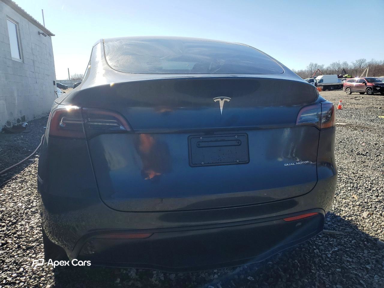 Tesla Model Y 2025